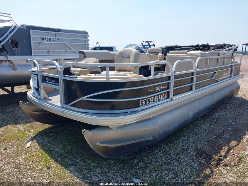 2018 Suntracker Ph30 Pontoon Boat