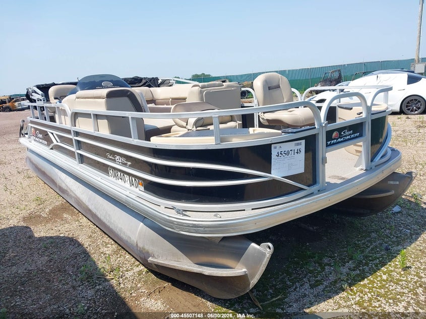 2018 SUNTRACKER PH30 PONTOON BOAT auction photo 2