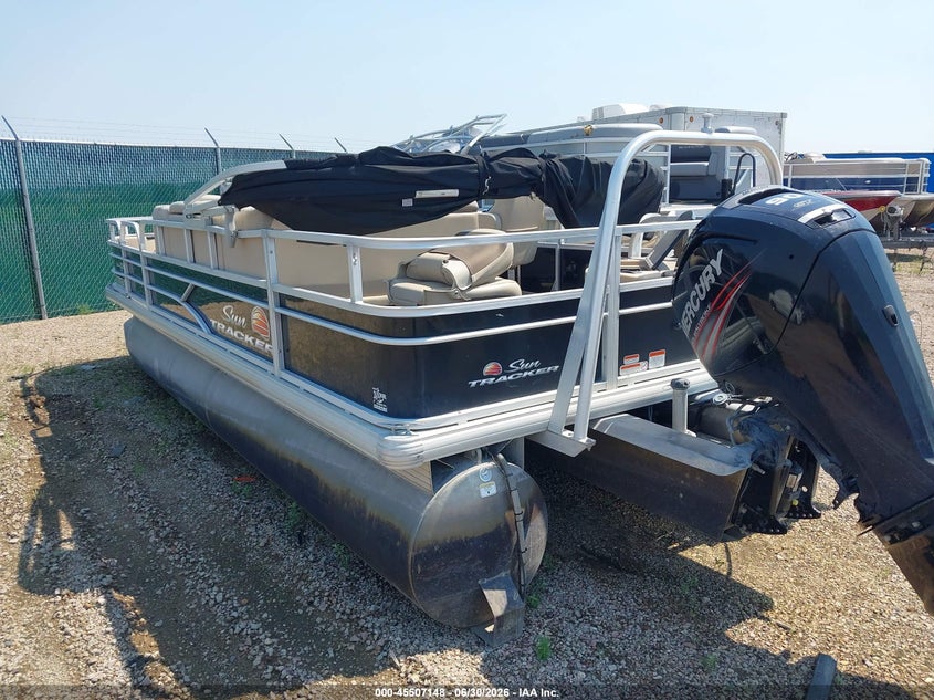2018 SUNTRACKER PH30 PONTOON BOAT auction photo 4