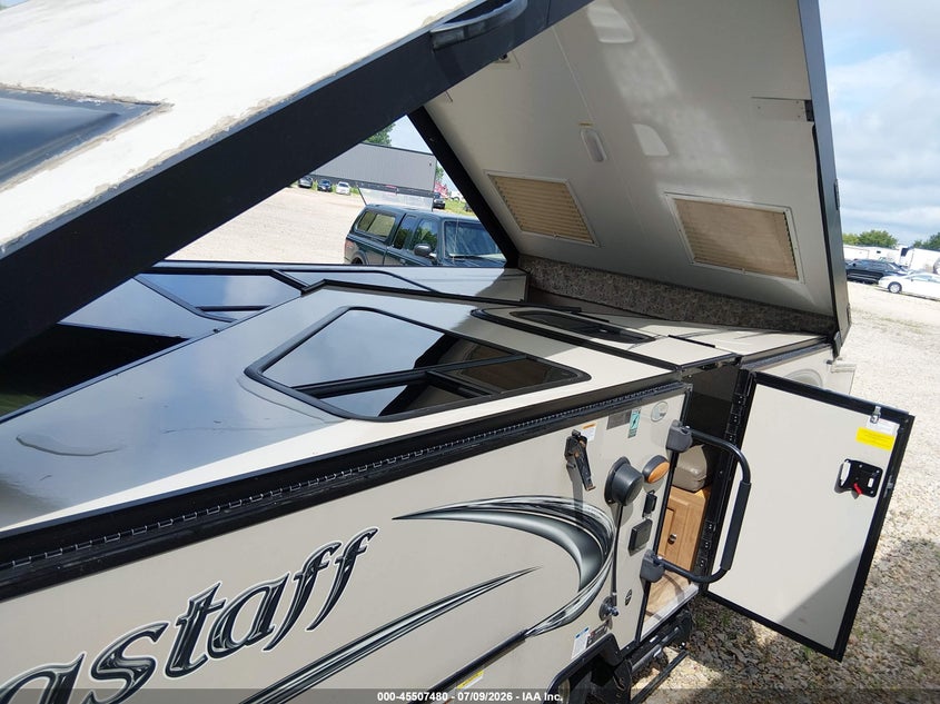 2018 FOREST RIVER FLAGSTAFF 21QBHW CLASSIC POP UP CAMPER auction photo 5