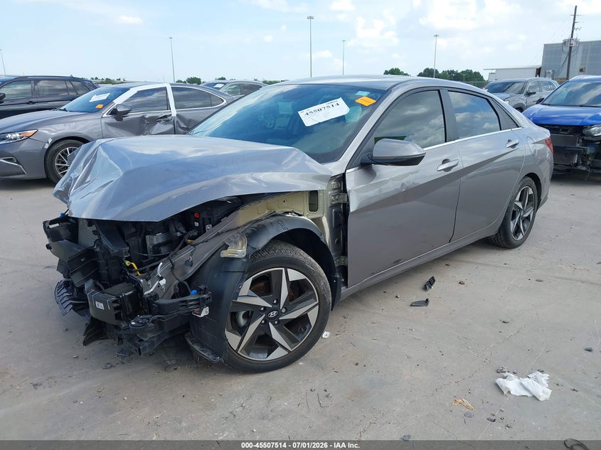 2023 HYUNDAI ELANTRA auction photo 2