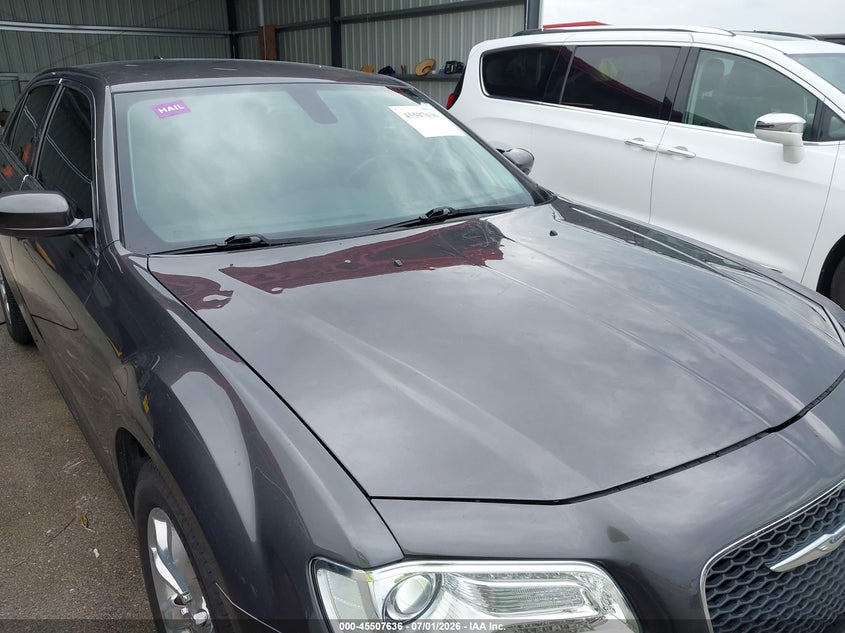 2016 CHRYSLER 300 auction photo 6