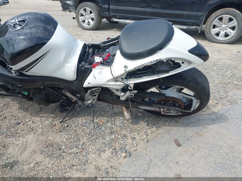 2008 Suzuki Gsx1300 R VIN: JS1GX72A082104278 Lot: 45507654
