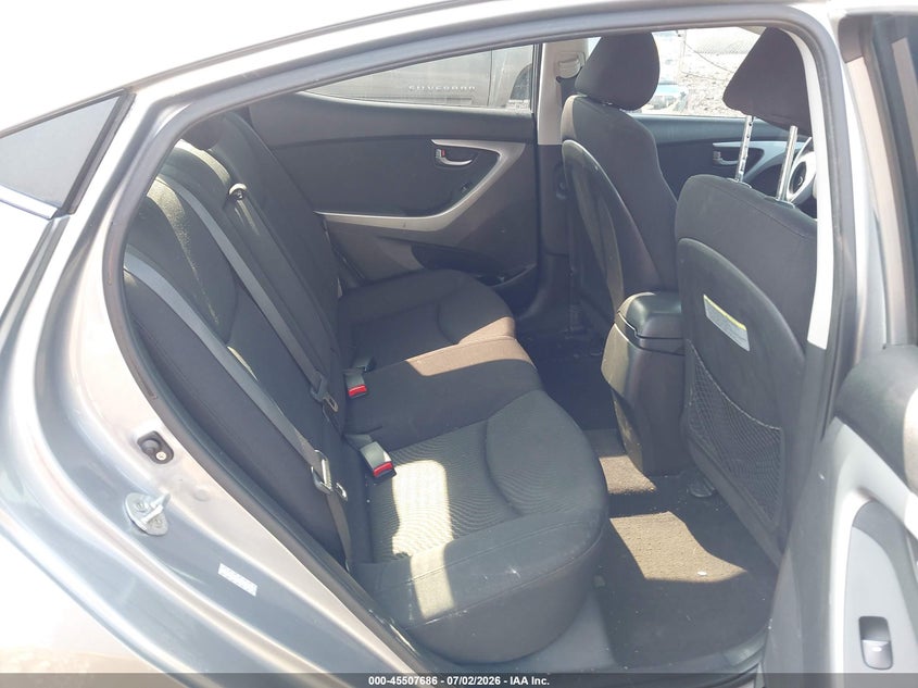 2016 HYUNDAI ELANTRA auction photo 8