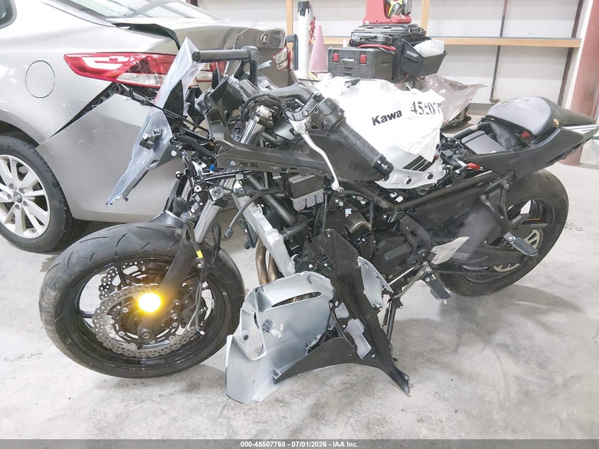 KAWASAKI EX650 2026
