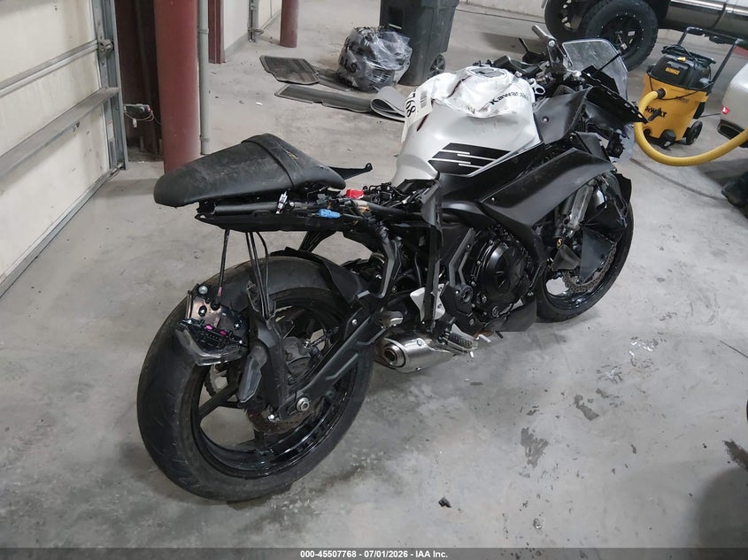KAWASAKI EX650 2026