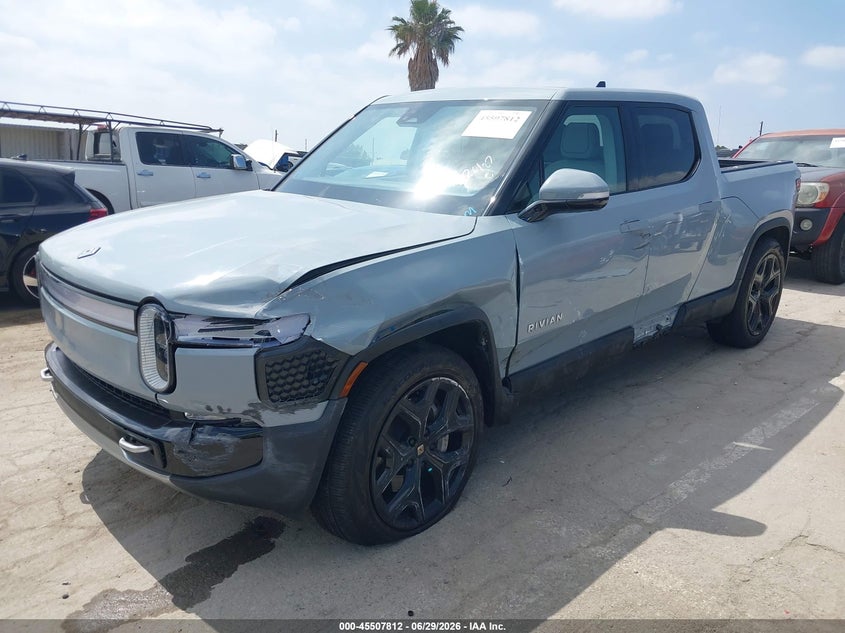 2023 RIVIAN R1T auction photo 2