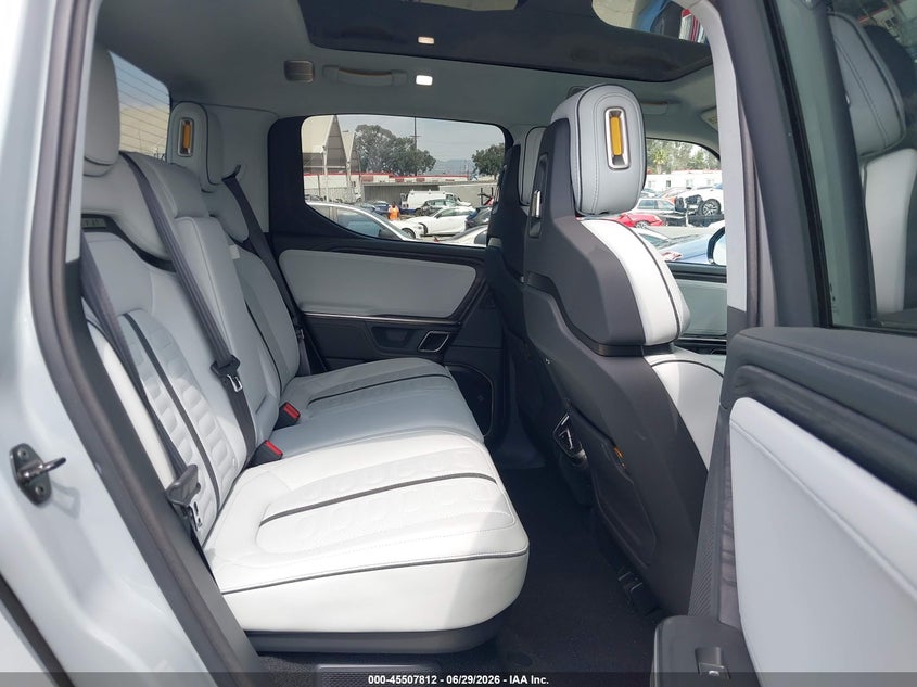 2023 RIVIAN R1T auction photo 8