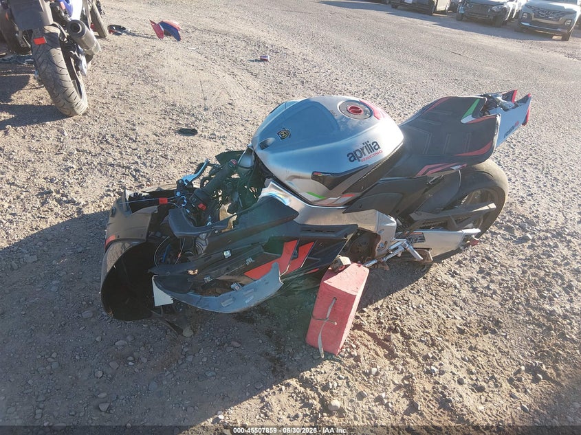 2021 APRILIA RSV4 auction photo 2