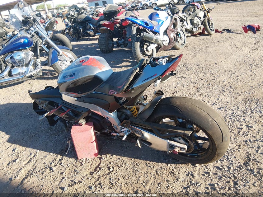 2021 APRILIA RSV4 auction photo 3
