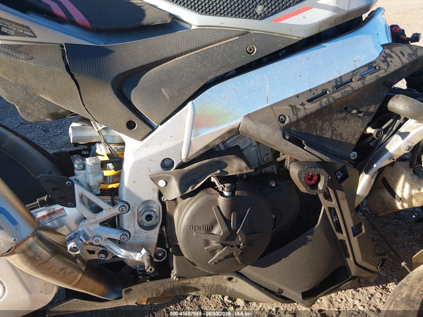 2021 APRILIA RSV4 auction photo 8