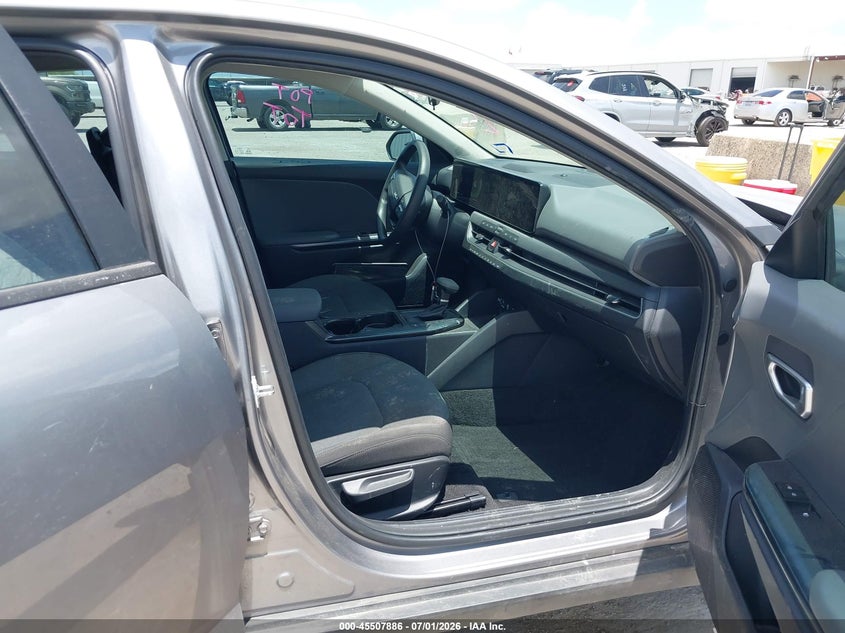 2025 KIA K4 SEDAN 2.0L I-4 DOHC, VVT, 147HP