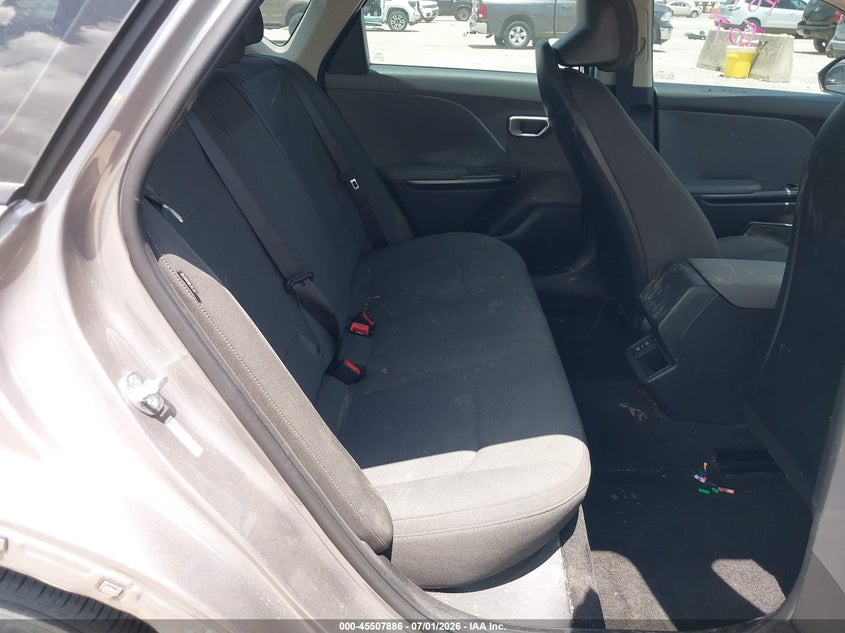 2025 KIA K4 SEDAN 2.0L I-4 DOHC, VVT, 147HP