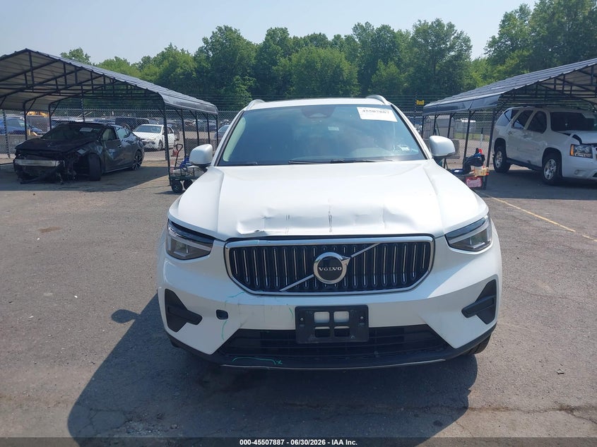 2025 Volvo Xc40 B5 Core Bright Theme VIN: YV4L12UJ0S2495863 Lot: 45507887