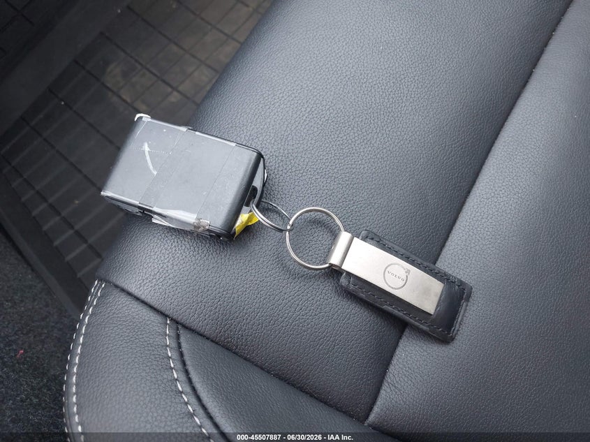 2025 Volvo Xc40 B5 Core Bright Theme VIN: YV4L12UJ0S2495863 Lot: 45507887
