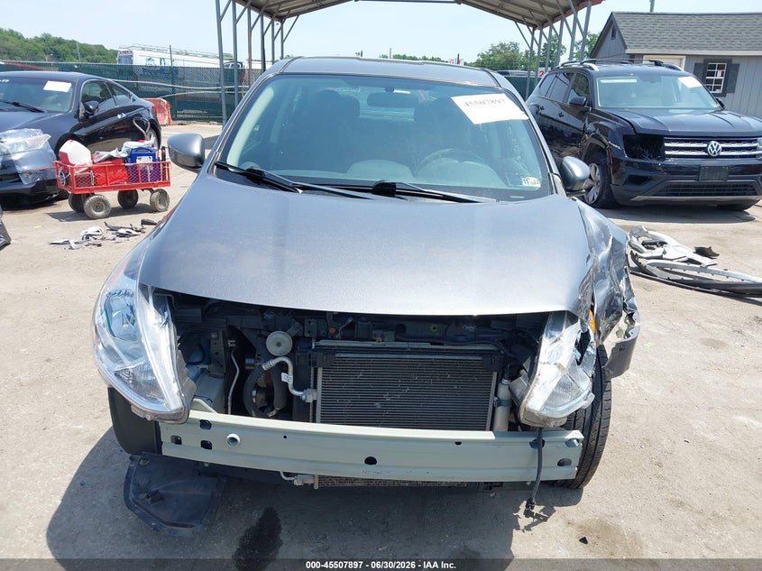 2017 NISSAN VERSA auction photo 6