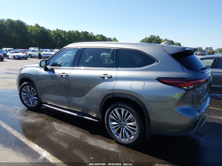 2025 TOYOTA HIGHLANDER auction photo 3