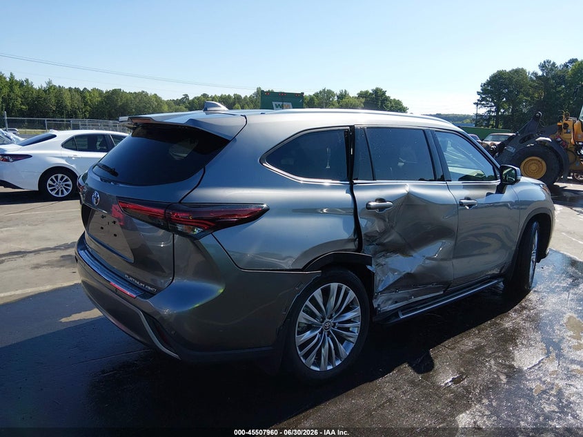 2025 TOYOTA HIGHLANDER auction photo 4