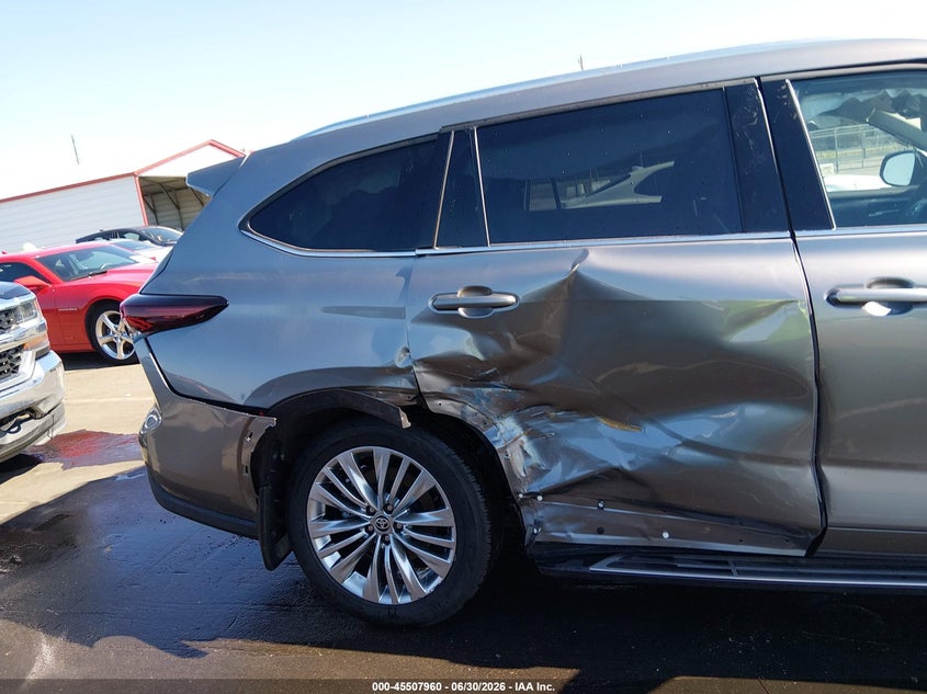 2025 TOYOTA HIGHLANDER auction photo 6