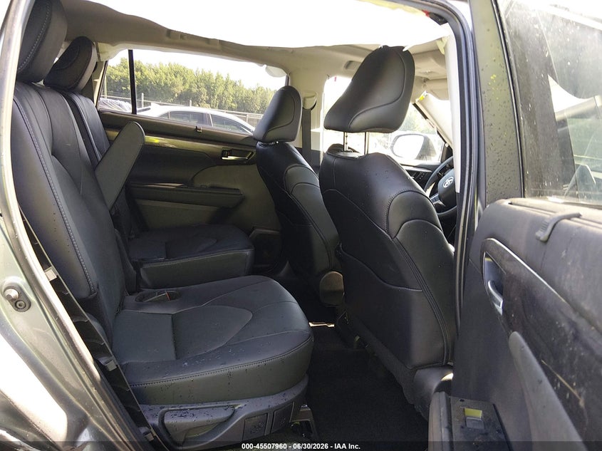 2025 TOYOTA HIGHLANDER auction photo 8