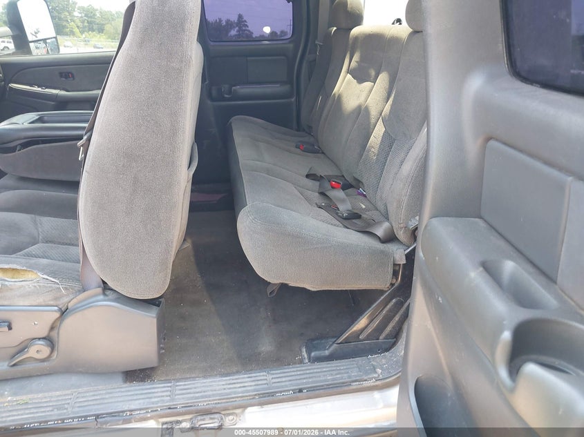 2005 CHEVROLET SILVERADO PICKUP 6.0L V-8 300HP