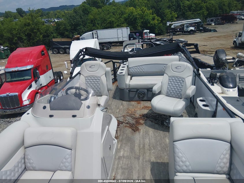 2022 CREST III PONTOON auction photo 5