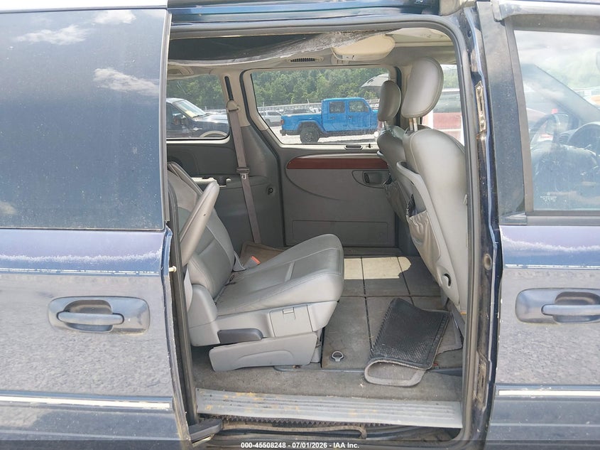 AtlanticExpress - Chrysler Town & Country