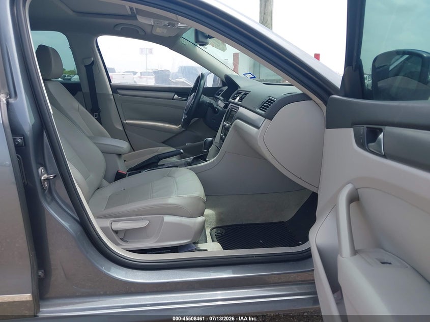 2014 VOLKSWAGEN PASSAT auction photo 5