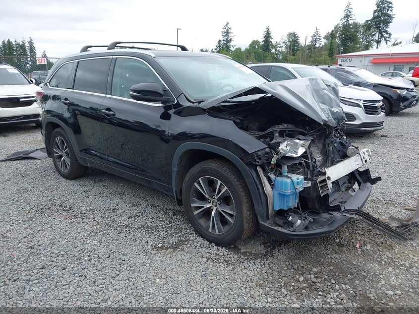 2016 TOYOTA HIGHLANDER XLE V6 — Галерея фотографий