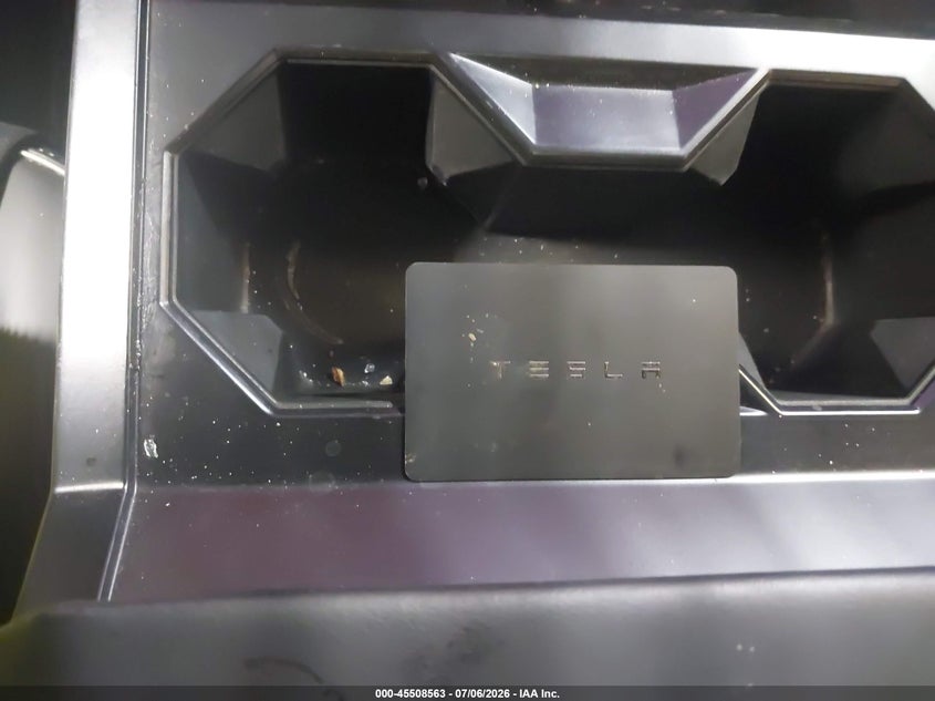 TESLA CYBERTRUCK - zdjęcie 11