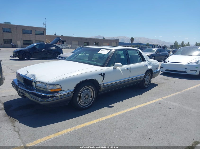 1993 BUICK PARK AVENUE auction photo 2