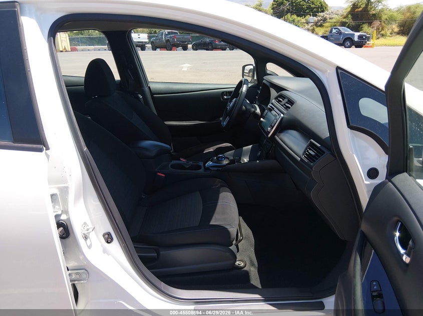 2018 NISSAN LEAF auction photo 5