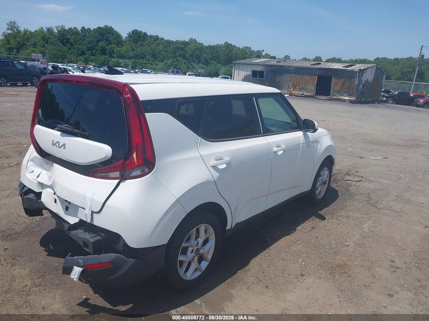 2022 KIA SOUL LX — Photo 4