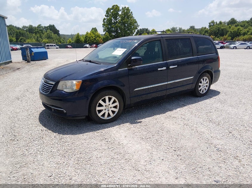 2016 CHRYSLER TOWN & COUNTRY auction photo 2