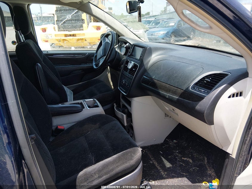 2016 CHRYSLER TOWN & COUNTRY auction photo 5
