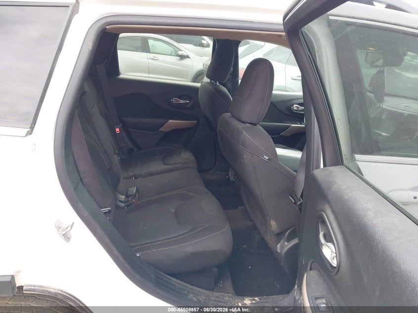 2017 JEEP CHEROKEE auction photo 8