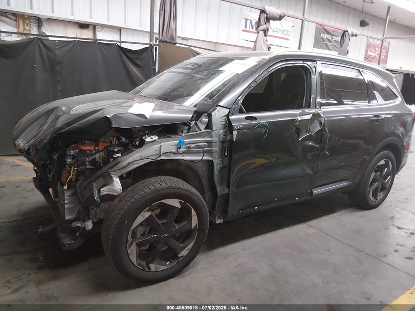2025 KIA SORENTO HYBRID auction photo 2