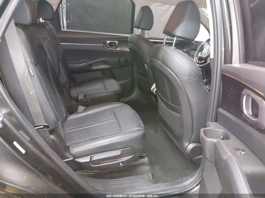 2025 KIA SORENTO HYBRID auction photo 8
