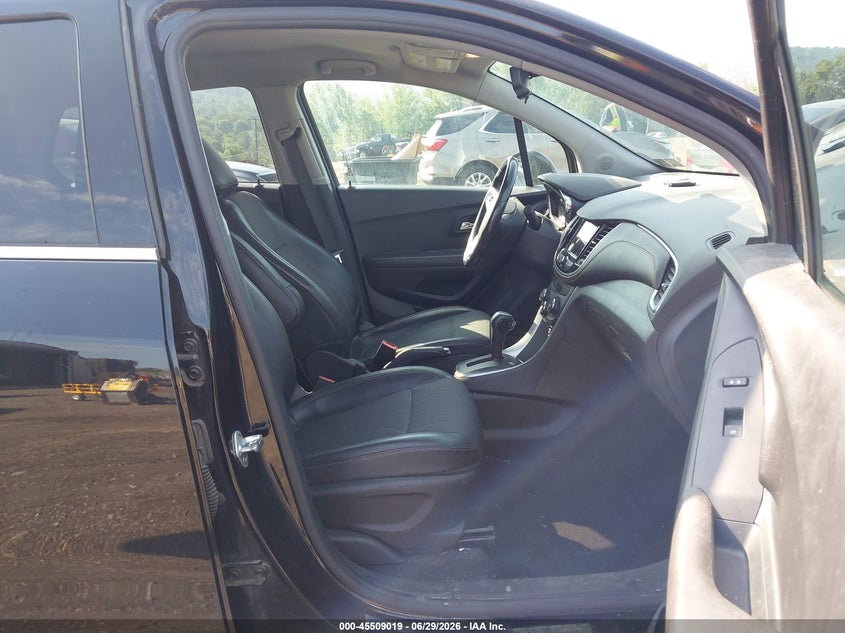 2019 CHEVROLET TRAX auction photo 5