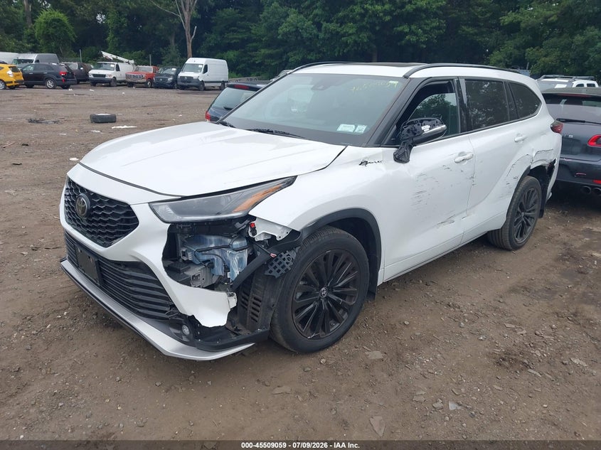 2023 TOYOTA HIGHLANDER auction photo 2