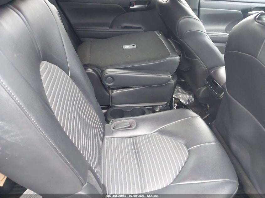 2023 TOYOTA HIGHLANDER auction photo 8