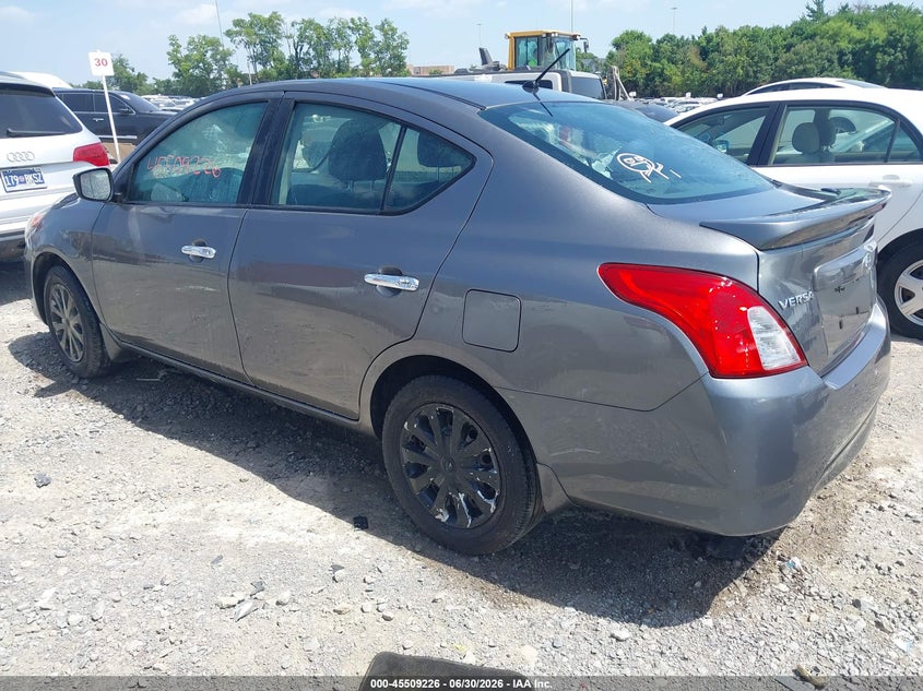 2019 NISSAN VERSA auction photo 3