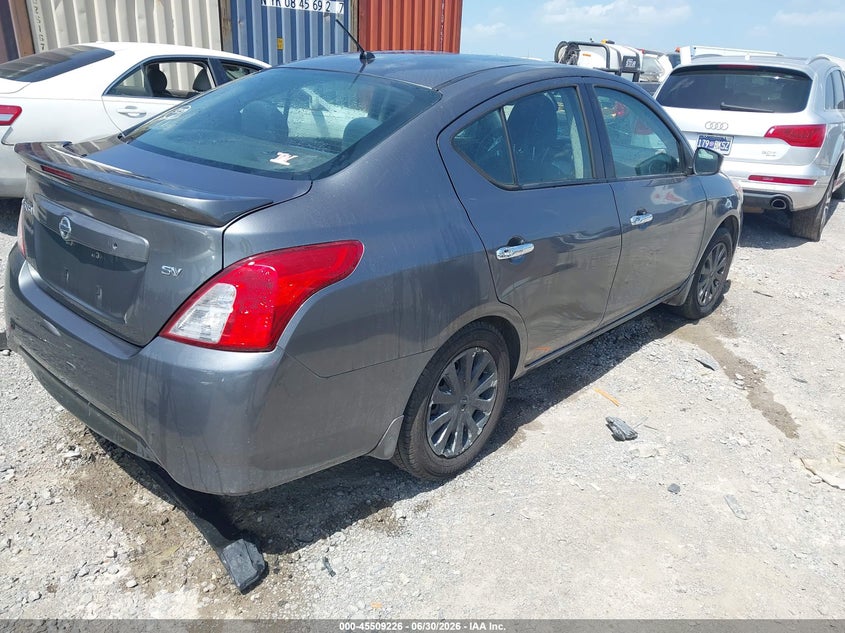 2019 NISSAN VERSA auction photo 4