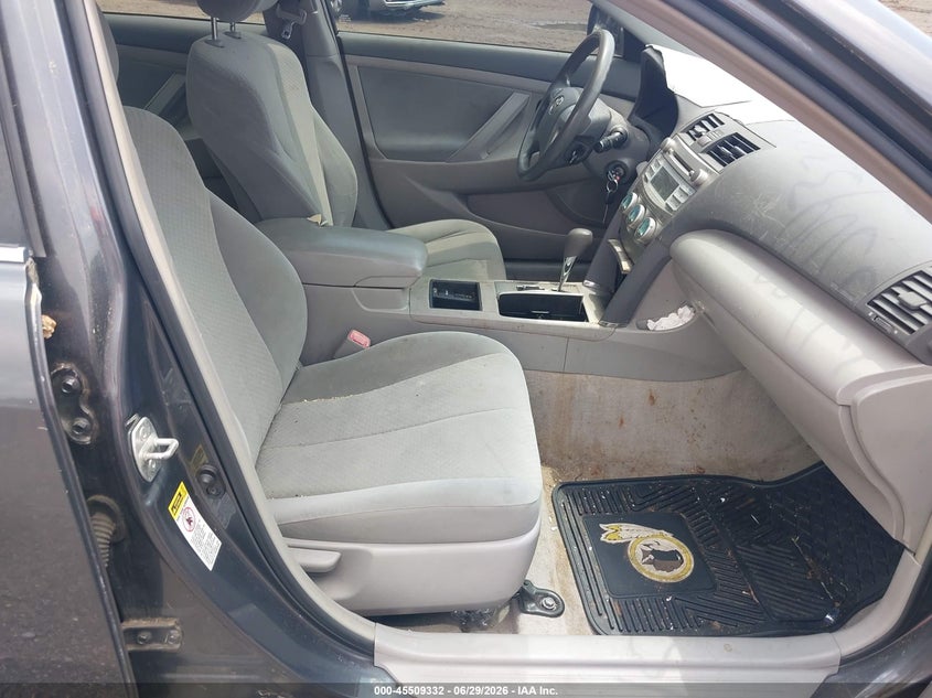 2009 TOYOTA CAMRY auction photo 5