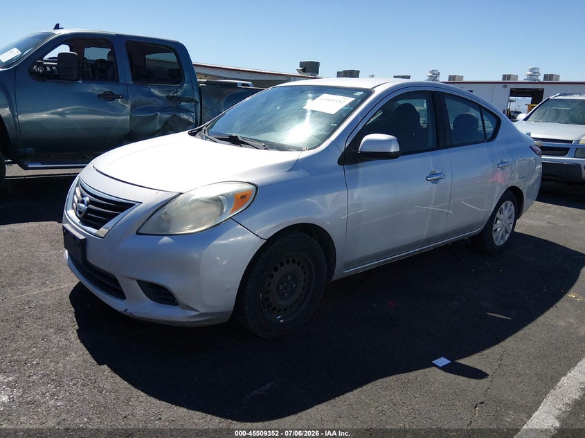 2013 Nissan Versa, Normal Wear & Tear, IAAI, VIN 3N1CN7AP1DL866823 — photo 2