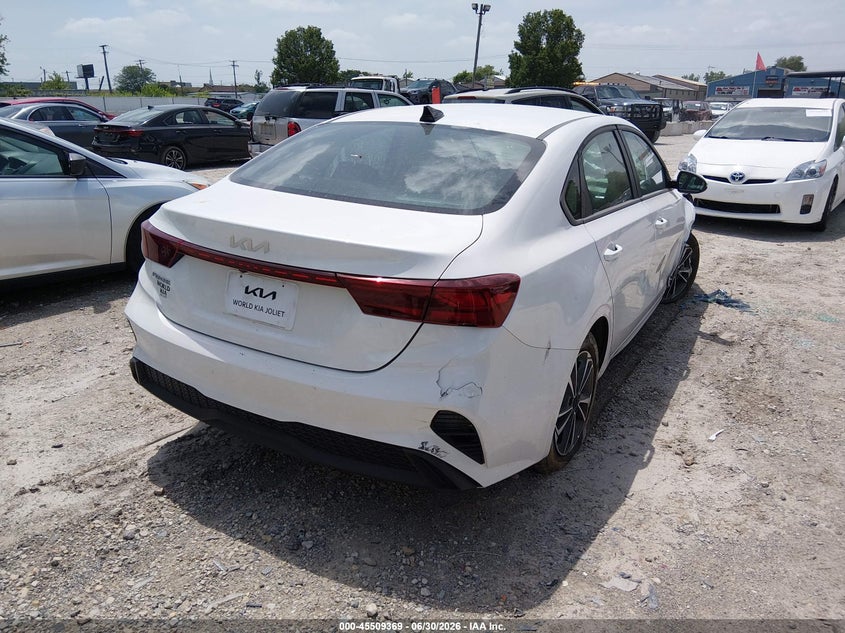 2024 KIA FORTE auction photo 4