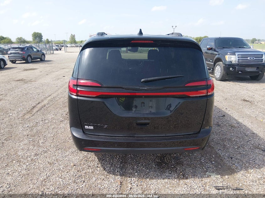 CHRYSLER PACIFICA - zdjęcie 16