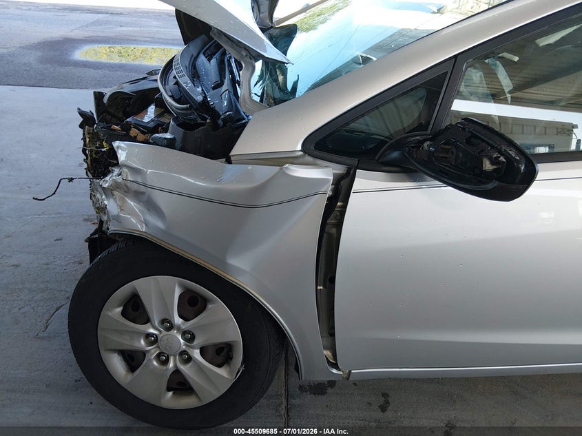 2016 KIA FORTE auction photo 6
