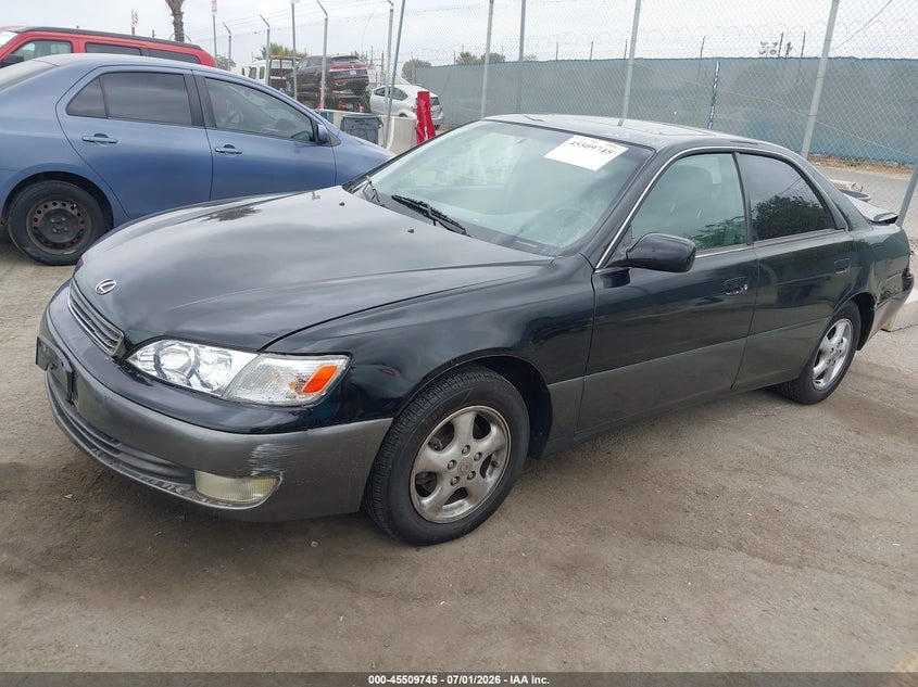 1999 LEXUS ES 300 auction photo 2