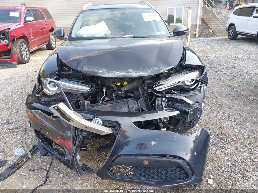 2018 Alfa Romeo Stelvio Ti Awd VIN: ZASFAKBN7J7B81917 Lot: 45509810